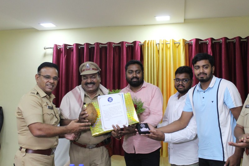 https://mail.hingolipolice.gov.in/images/Welfare/1.jpg